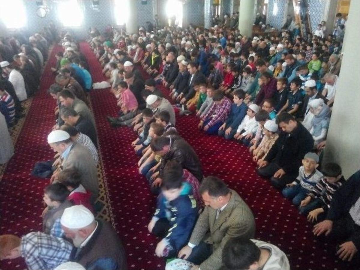Rize&rsquo;de En Coşkulu &Ouml;ğle Namazı