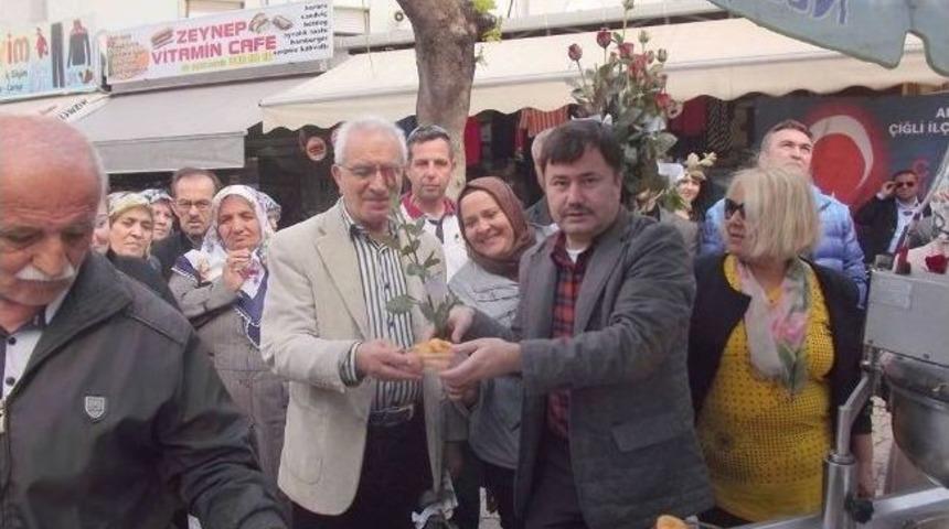 &Ccedil;iğli Ak Parti Kutlu Doğum'u Lokma Ve G&uuml;llerle Kutladı