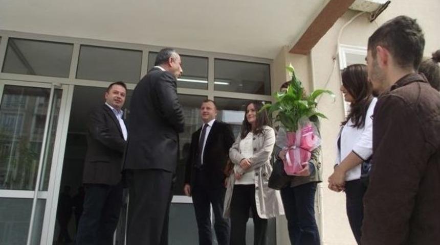 L&uuml;leburgaz Myo&rsquo;dan Sosyal Market Projesi&rsquo;ne Destek