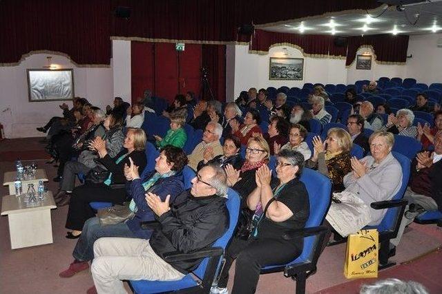 Fo&ccedil;a&rsquo;da, &lsquo;şiir Ve M&uuml;zik&rsquo; Dolu Bir Gece 2