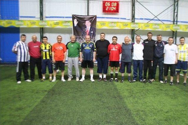 Osmaneli de Daire Amirleri Haftanın Stresini Halı Sahada Attılar 1