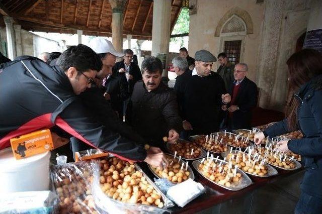 Mostar'da Sünnet Şöleni Önce Lokma Dağıtıldı