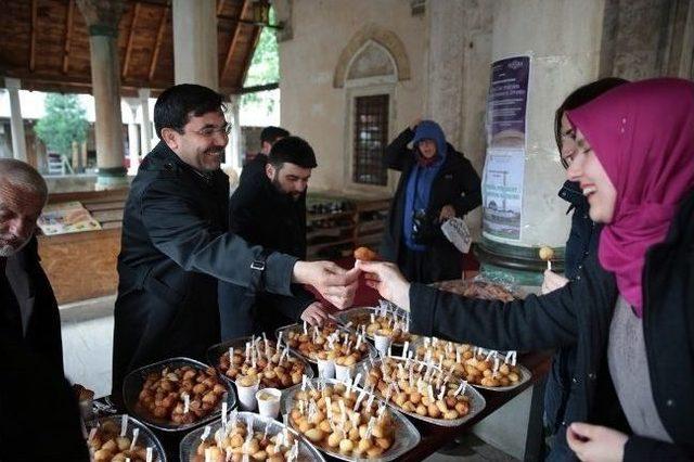 Mostar'da Sünnet Şöleni Önce Lokma Dağıtıldı