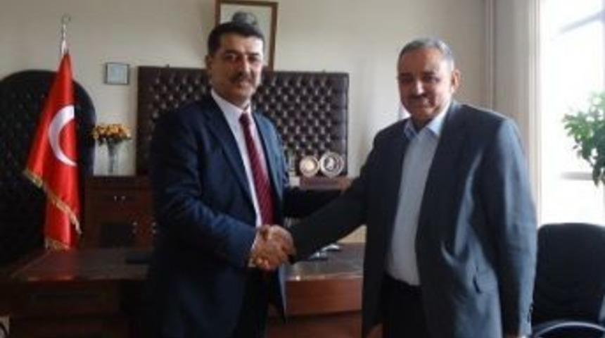 Malatya Kayısı Araştırma İstasyonu&rsquo;nda G&ouml;rev Teslimi Yapıldı