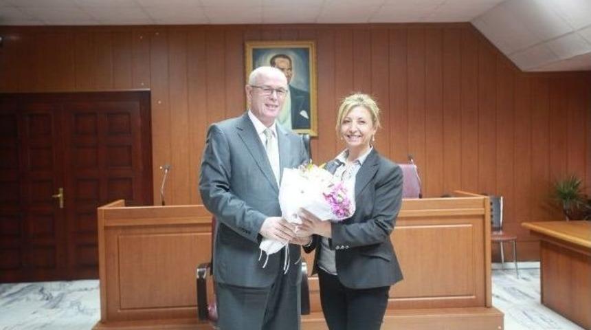 Chp&rsquo;li Kadınlardan Başkan Kurt&rsquo;a Hayırlı Olsun Ziyareti