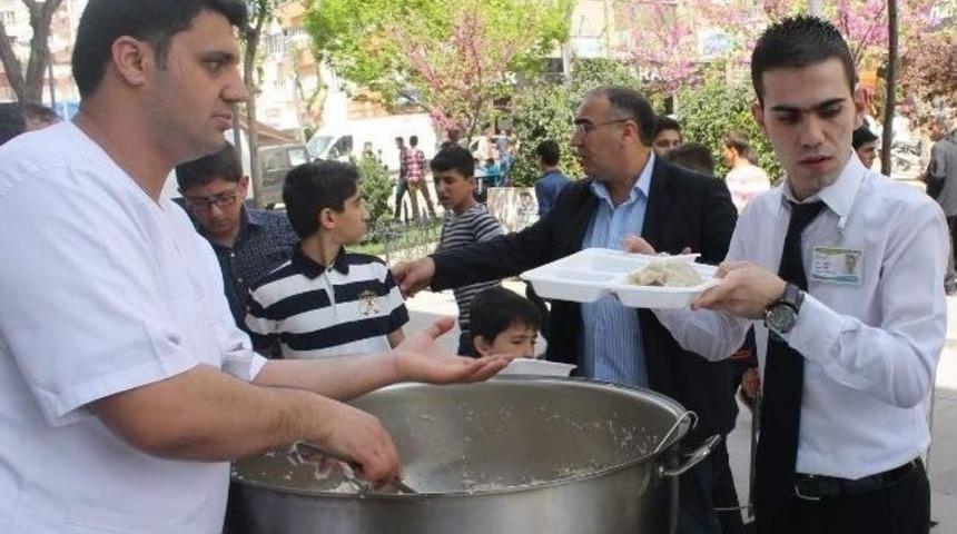 Kutlu Doğum Haftası Dolayısıyla Pilav Ve Tatlı İkramı Yapıldı