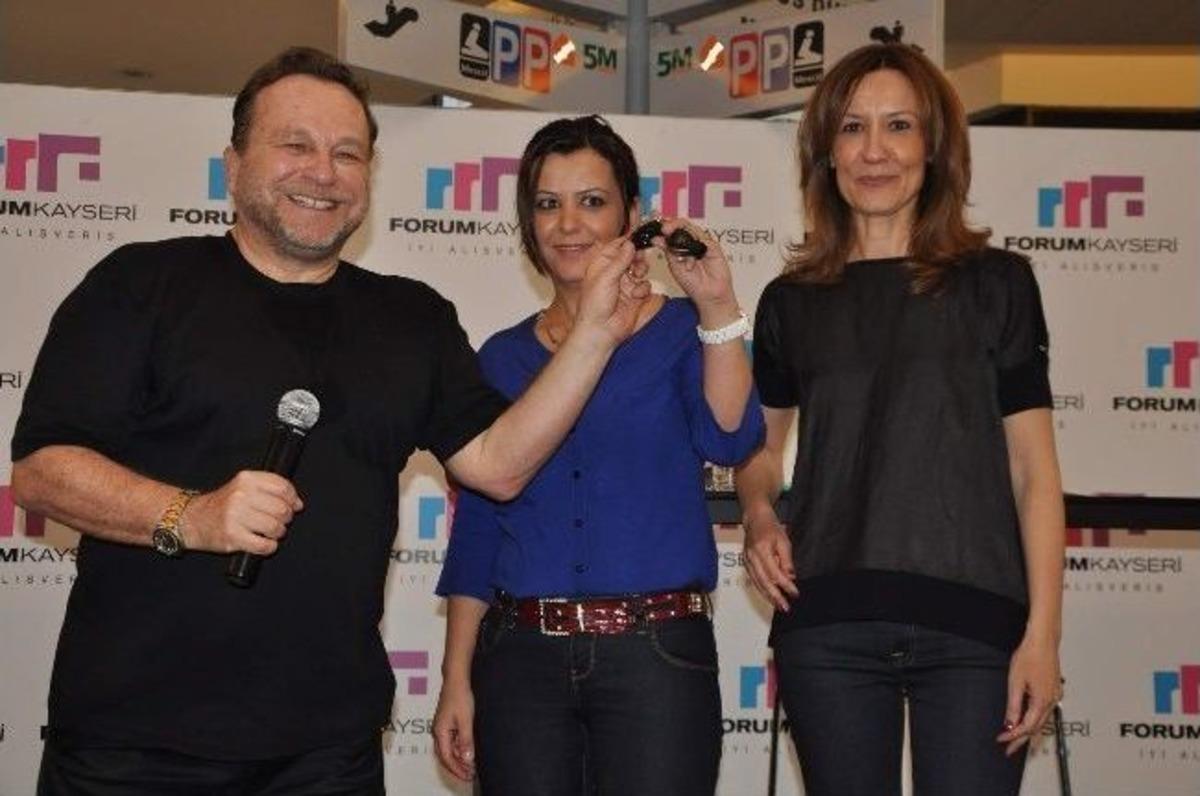 Forum Kayseri'de Alışveriş L&uuml;ks Otomobil Kazandırdı