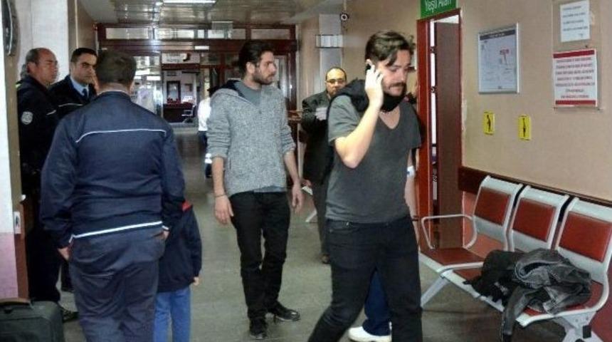 &Uuml;nl&uuml; Sanat&ccedil;ı Can Bonomo Gelibolu'da Kaza Yaptı