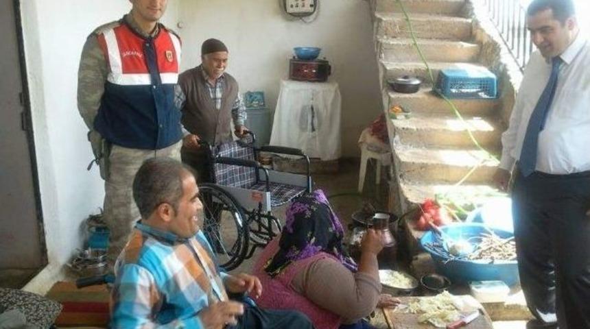 Besni'de 175 Adet Tekerlekli Sandalye Dağıtımı Devam Ediyor