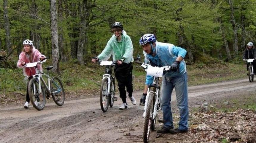 Türkiye'nin İlk Downhıll Bisiklet Festivali Mustafakemalpaşa'da Başladı