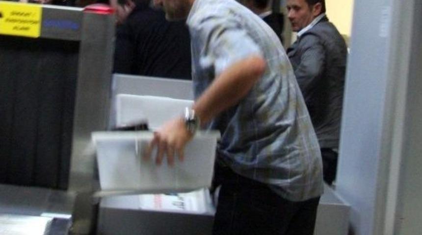 Fransız Gazeteciler Askeri Uçakla Ülkelerine Döndü