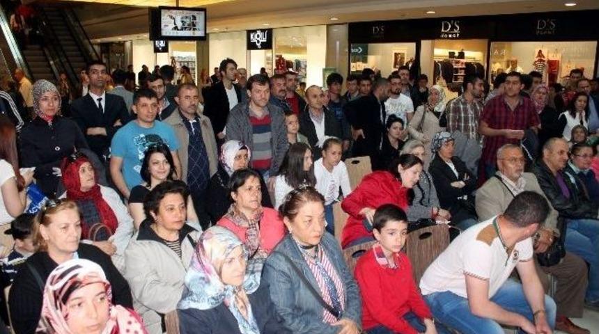 Demirpark Avm 2014 Sürprizini Gerçekleştirdi