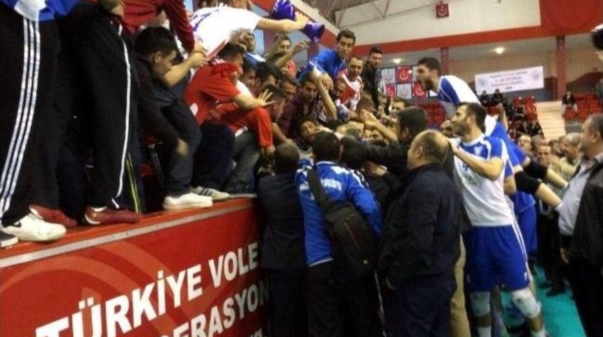 Şahinbey Voleybol Takımı 1. Ligi Garantiledi