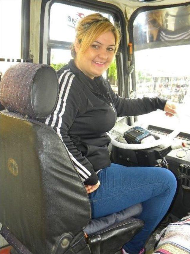 Edirne’nin Bayan Minibüs Şoförü Görenleri Şaşırtıyor