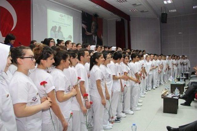 215 Hemşire Adayı Yemin Ederek Mesleğe İlk Adımını Attı