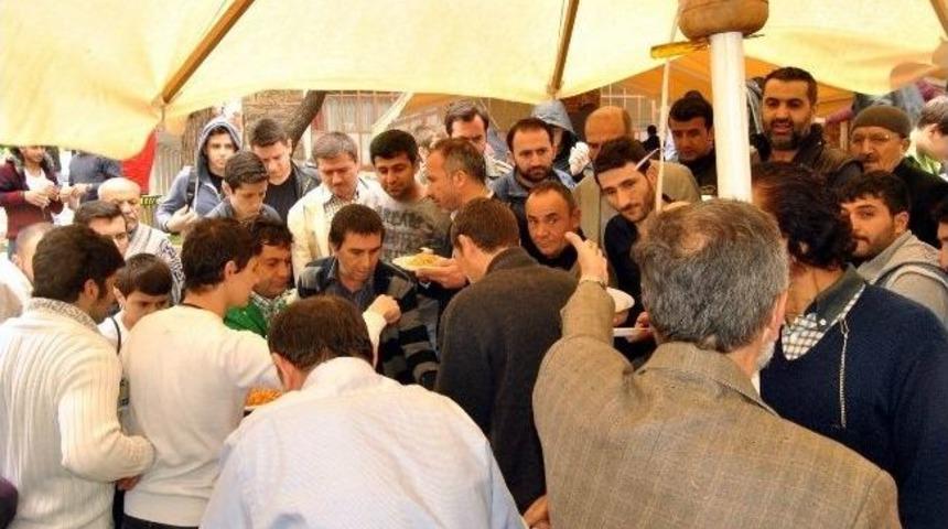 Bedava Simit İzdihamı