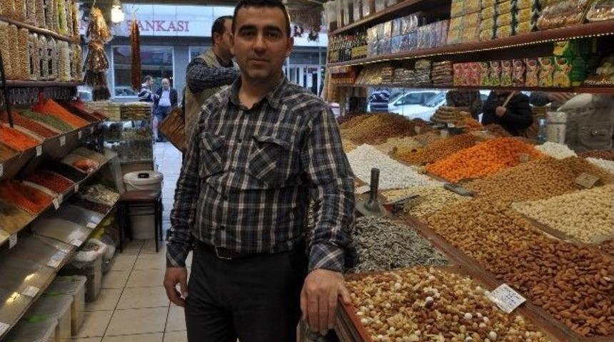 Don Olayı Kuruyemiş&ccedil;ileri Vurdu