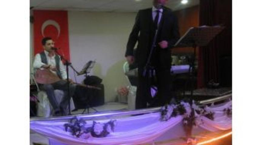 Kırklareli'de Bedirhan G&ouml;k&ccedil;e Hayranlarıyla Buluştu