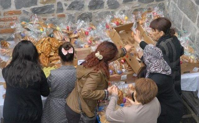 Diyarbakır’da Paskalya Bayramı Ayinle Kutlandı