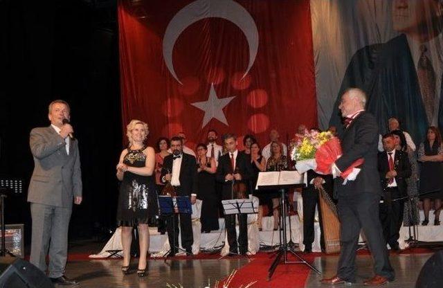 Türk Sanat Müziği Topluluğundan Konser