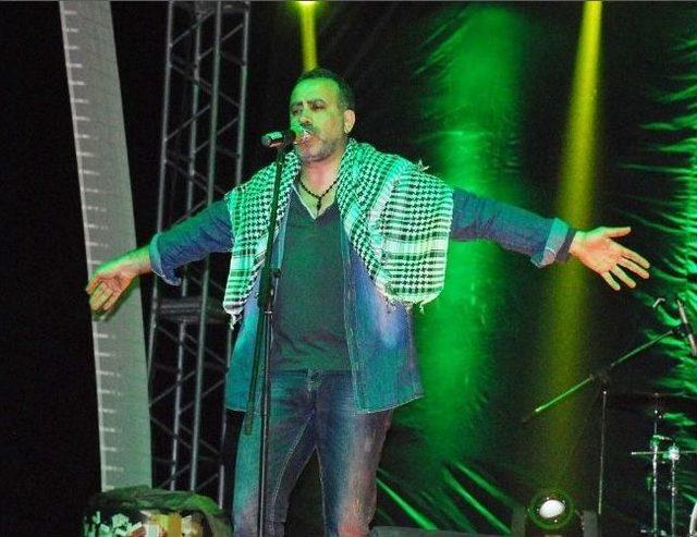 (&ouml;zel Haber) Sanat&ccedil;ı Hakuk Levent Batman&rsquo;da Konser Verdi 3