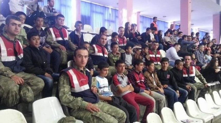 Jandarma, &Ccedil;ocukları Basketbol Ma&ccedil;ına G&ouml;t&uuml;rd&uuml;