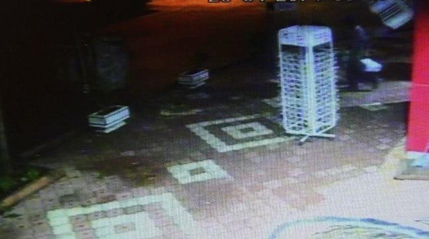 Gazetelerin Haftasonu Eklerini &Ccedil;aldı