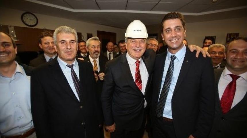 Başkan Karaosmanoğlu&rsquo;na Pastalı Kutlama