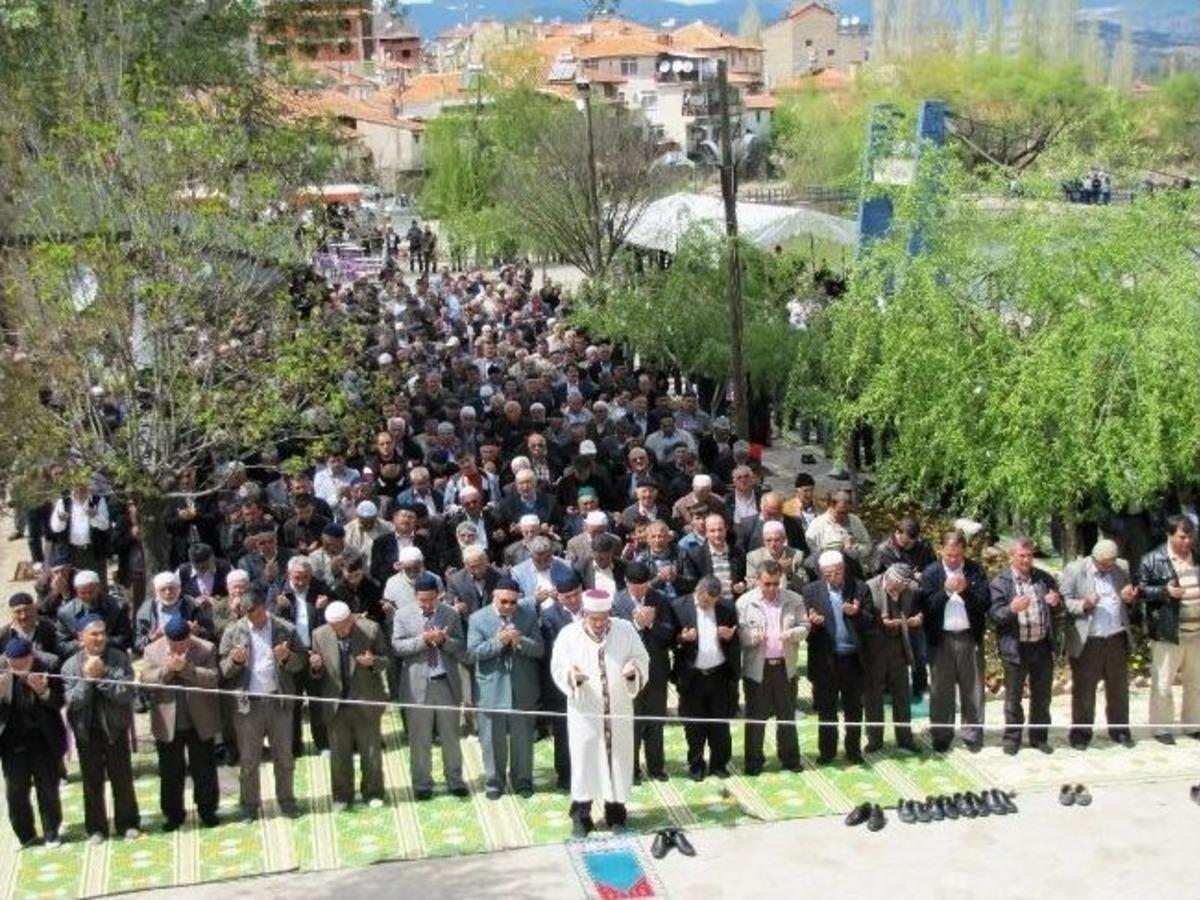 Hisarcık&rsquo;ta 5 Bin Kişi Ş&uuml;k&uuml;r Duasında