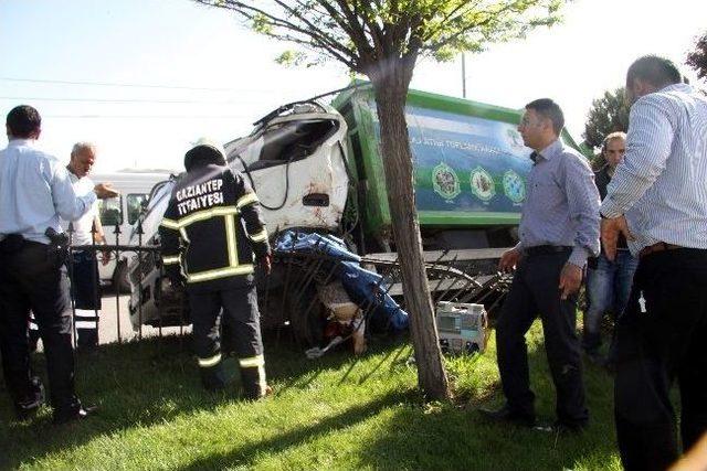 Gaziantep’te Trafik Kazası: 2 Ölü, 1 Yaralı
