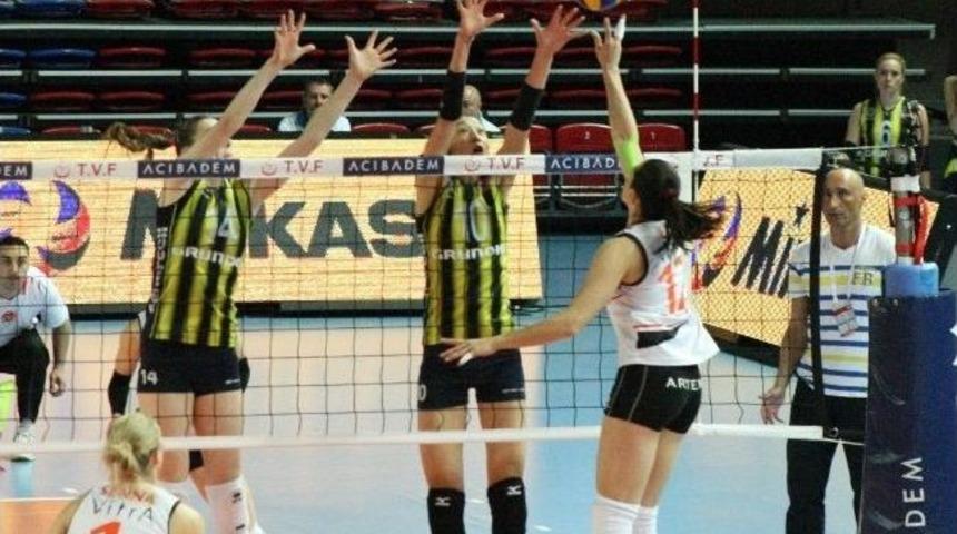 Fenerbah&ccedil;e, Acıbadem Bayanlar Voleybol Ligi&rsquo;nde Finale Y&uuml;kseldi