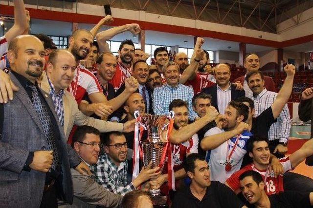 Şahinbey Voleybol Takımı 1. Lige &Ccedil;ıktı 1