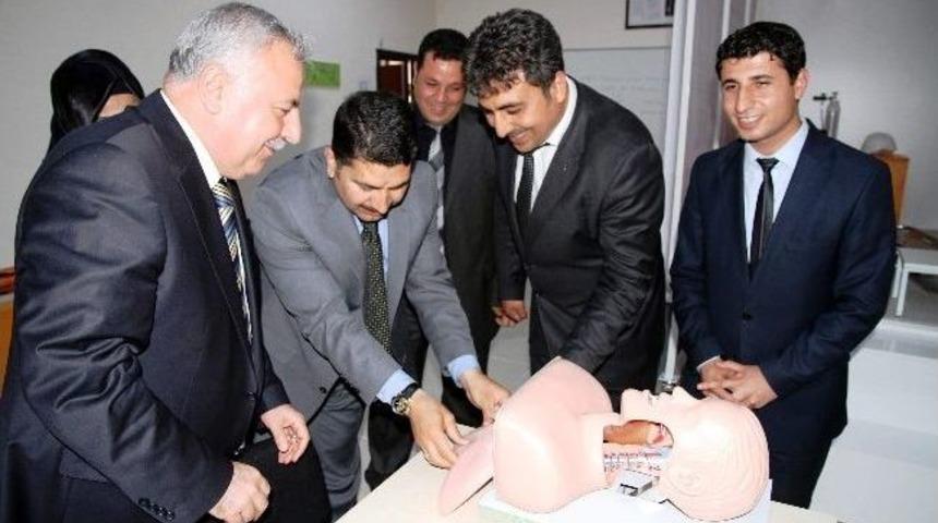 Rekt&ouml;r Mutlu&rsquo;dan Geleceğin Sağlık&ccedil;ılarına Tavsiyeler