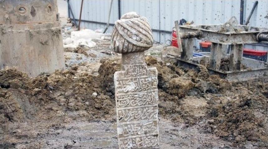 (&ouml;zel Haber) Kaymakamlık İnşaatından Tarihi Mezar Taşı &Ccedil;ıktı