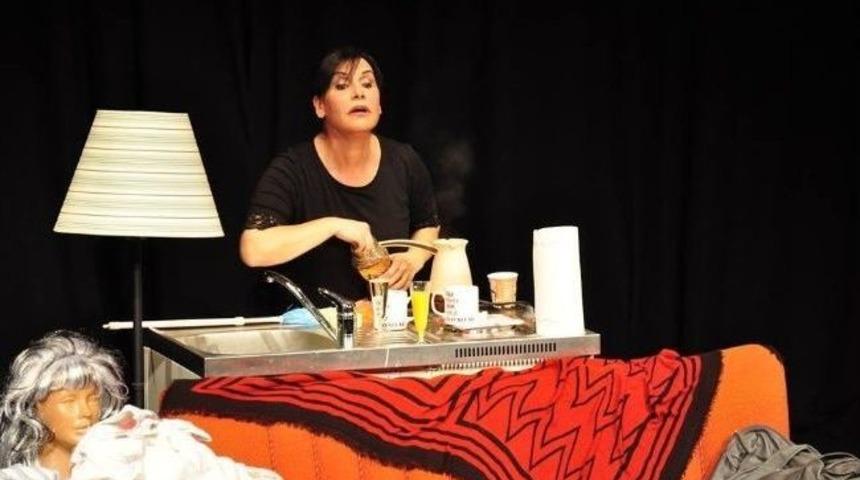 İki Ters Bir D&uuml;z Hayatlar Aydın&rsquo;a Geliyor