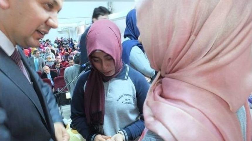 M&uuml;nazarayı Kaybedip Ağlayan &Ouml;ğrencileri Başkan Teselli Etti