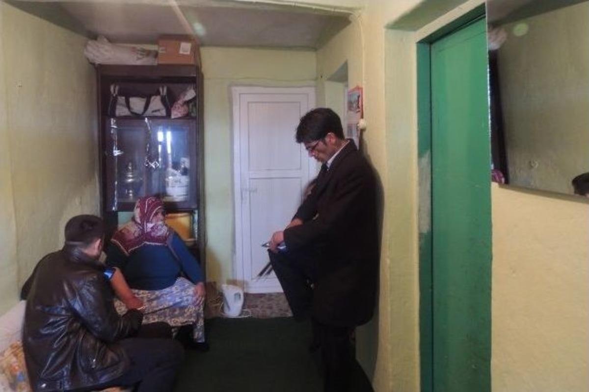 &Ouml;rnek Muhtar Se&ccedil;im Vaatlerine Yerine Getiriyor