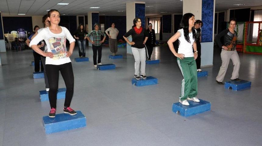 Ovacık&rsquo;ta Step-aerobik Kursu