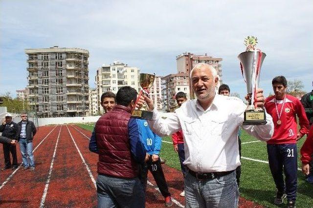 Görelespor Şampiyonluk Kupasını Aldı