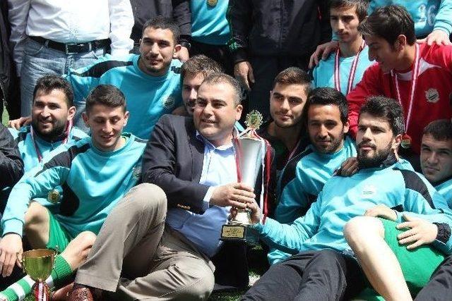 Görelespor Şampiyonluk Kupasını Aldı