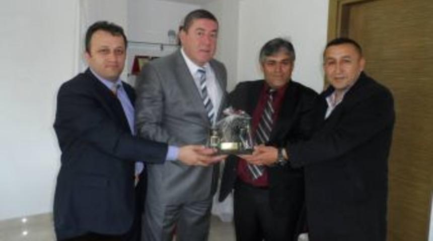 Amele Birliği y&ouml;netimi Belediye başkanını ziyaret etti