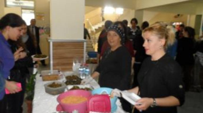 Anadolu Lisesi velileri kermes d&uuml;zenledi