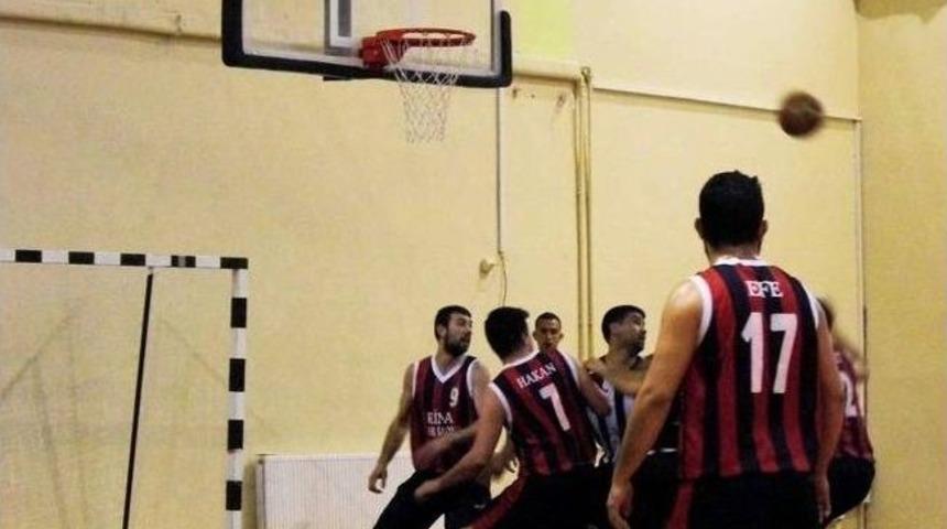 Kuşadası Gen&ccedil;likspor, Grubu Lider Tamamladı
