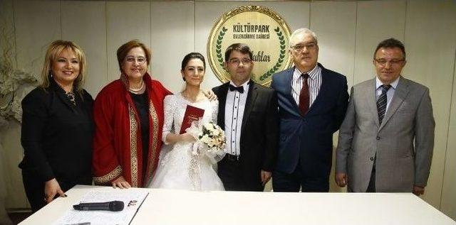 Başkan Pektaş İlk Nikahını Kıydı; 3 &Ccedil;ocuk G&ouml;ndermesi Yaptı! 1