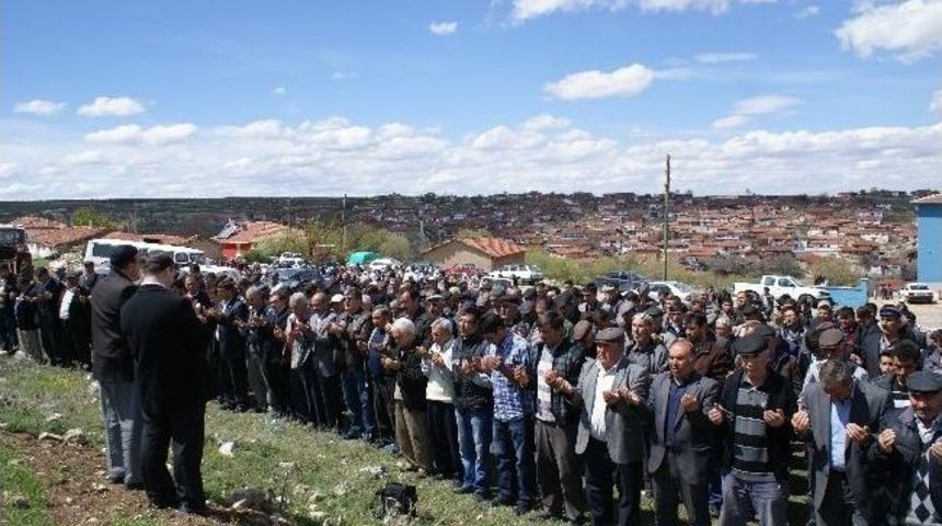 Seyitgazi'de Eller Rahmet İ&ccedil;in A&ccedil;ıldı