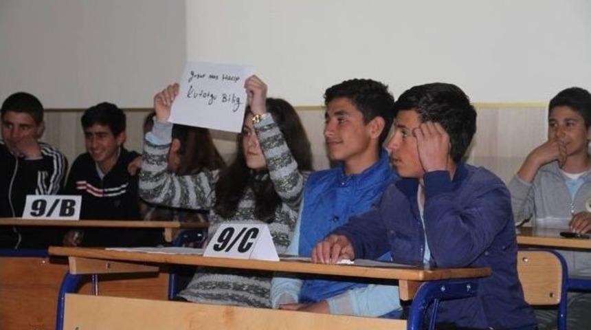 Varto'da&rdquo; Bilgi Ve Genel K&uuml;lt&uuml;r Yarışması&rdquo; Yapıldı