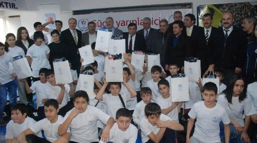 D&uuml;nya Boks Şampiyonu, D&uuml;nya &Ccedil;ocukları Birliği Başkanı Oldu