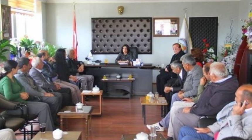 Psakd Genel Başkanı B&uuml;lb&uuml;l Varto Eş Başkanları Ziyaret Etti