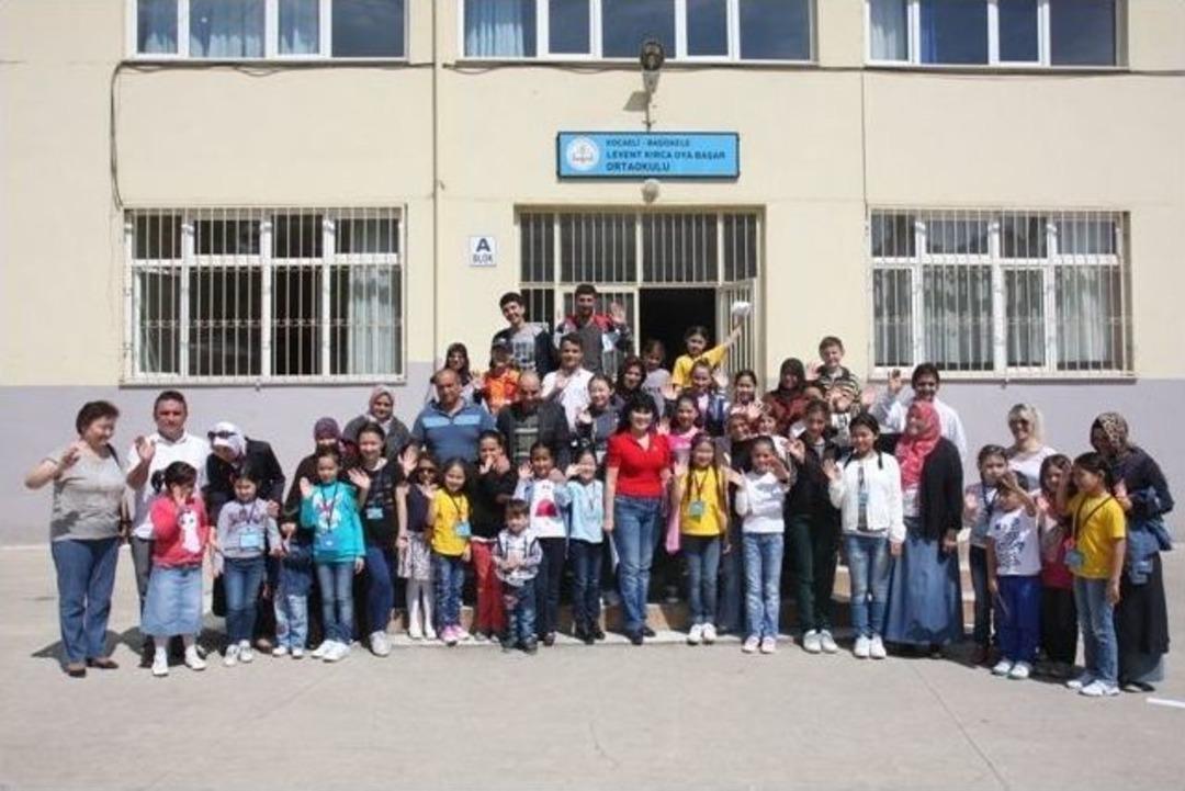 Kazak &Ccedil;ocuklar, Başiskele&rsquo;de Yaşayan G&uuml;nay Ailesine Konuk Oldu