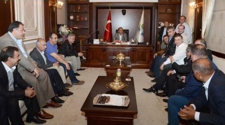 Sınıf Arkadaşlarından H&uuml;seyin S&ouml;zl&uuml;&rsquo;ye S&uuml;rpriz Ziyaret